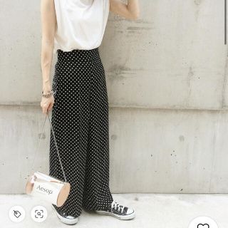 ザラ(ZARA)のzara ドット ワイドパンツ Lサイズ(カジュアルパンツ)