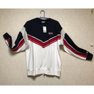 フィラ(FILA)のFILA 最新作　新品タグ付き　ロゴ入り　スエット　プルオーバー　オーバーサイズ(トレーナー/スウェット)