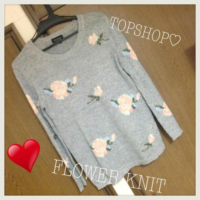 TOPSHOP(トップショップ)のTOPSHOP♡花柄ニット【値下げ】 レディースのトップス(ニット/セーター)の商品写真