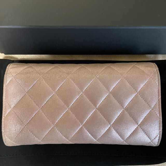 CHANEL(シャネル)の♡シャネル 長財布♡ マトラッセ メタリックピンク レディースのファッション小物(財布)の商品写真