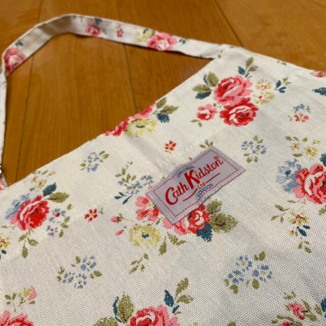 Cath Kidston(キャスキッドソン)のCath Kidston キャスキッドソン　エプロン インテリア/住まい/日用品のキッチン/食器(その他)の商品写真