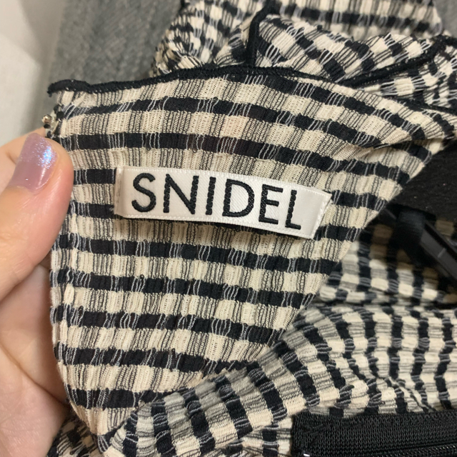 SNIDEL(スナイデル)のメローデザインワンピース　ブラック レディースのワンピース(ひざ丈ワンピース)の商品写真