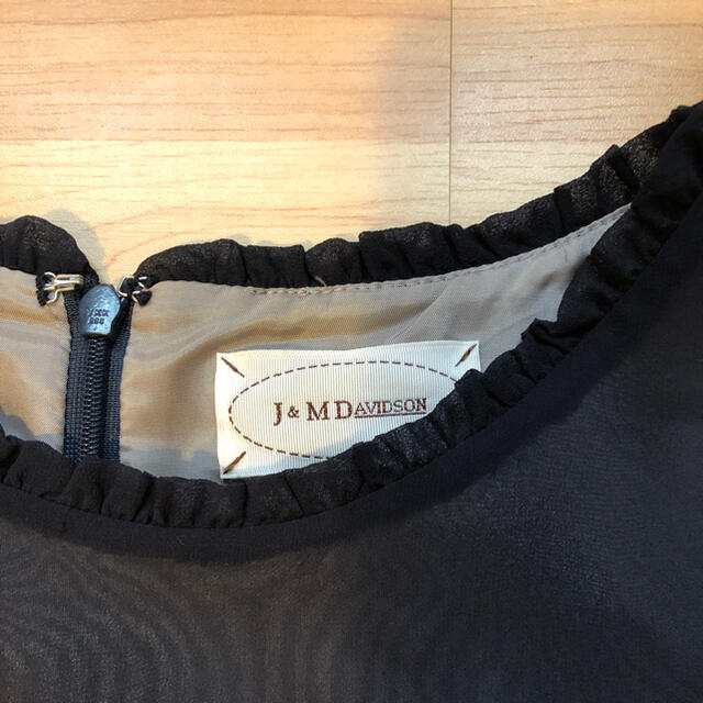 J&M DAVIDSON(ジェイアンドエムデヴィッドソン)のJ&M Davidson ジェイアンドエムデヴィッドソン ワンピース レディースのワンピース(ひざ丈ワンピース)の商品写真