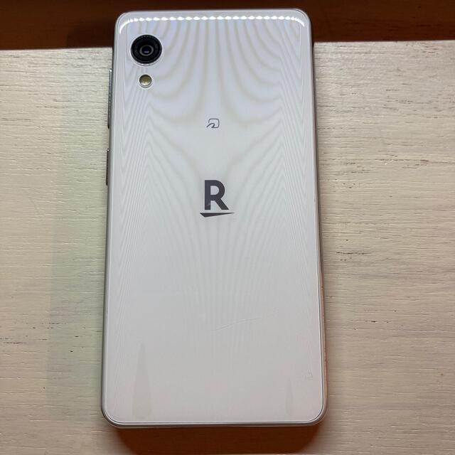 Rakuten(ラクテン)のRakuten mini ホワイト スマホ/家電/カメラのスマートフォン/携帯電話(スマートフォン本体)の商品写真