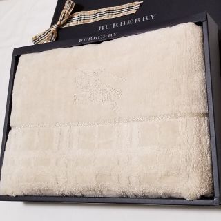 バーバリー(BURBERRY)のBURBERRY バスタオル ミルキーベージュ✨入手困難(タオル/バス用品)