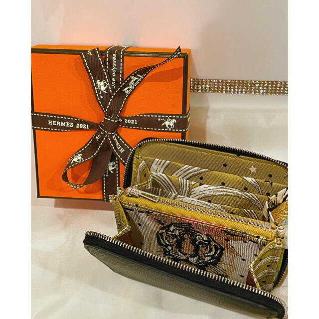 予約】 Hermes エルメス シルクインコンパクト 王者の虎 ノワール黒