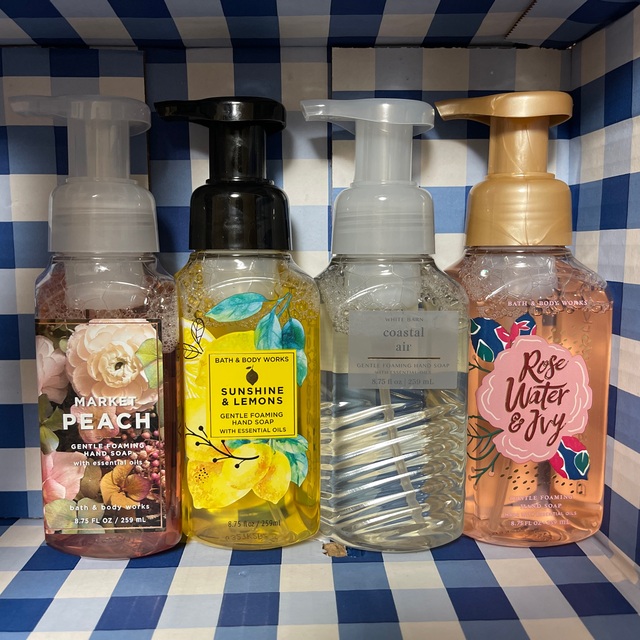 Bath & Body Works(バスアンドボディーワークス)のmama様専用 Bath&BodyWorks泡タイプ コスメ/美容のボディケア(ボディソープ/石鹸)の商品写真