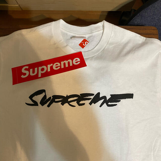 supreme futura logo tee　ノベルティ　ステッカー2枚付き