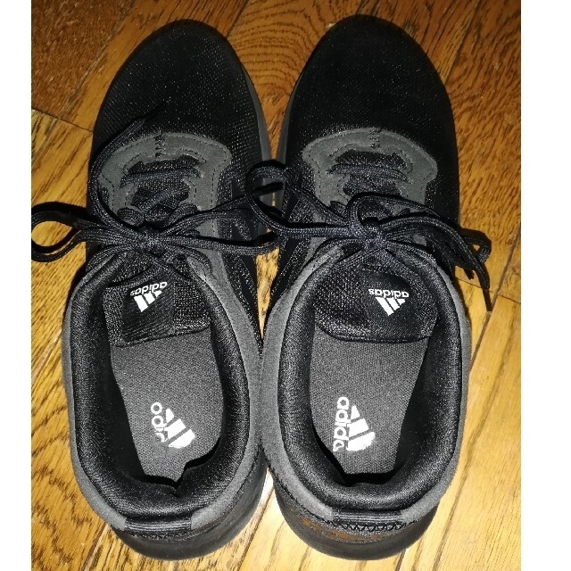 adidas(アディダス)の🖤　アディダス　スニーカー　黒　 メンズの靴/シューズ(スニーカー)の商品写真
