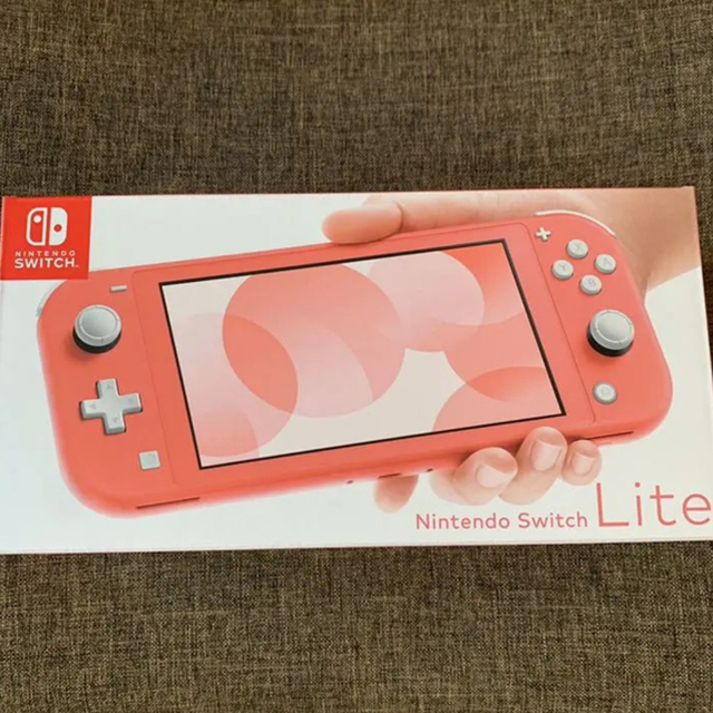 Nintendo Switch Lite 【コーラル】