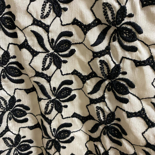 サイトでも FLOWER LACE ARCH LINE BLOUSE CLANEの通販 by khs※プロフ確認※