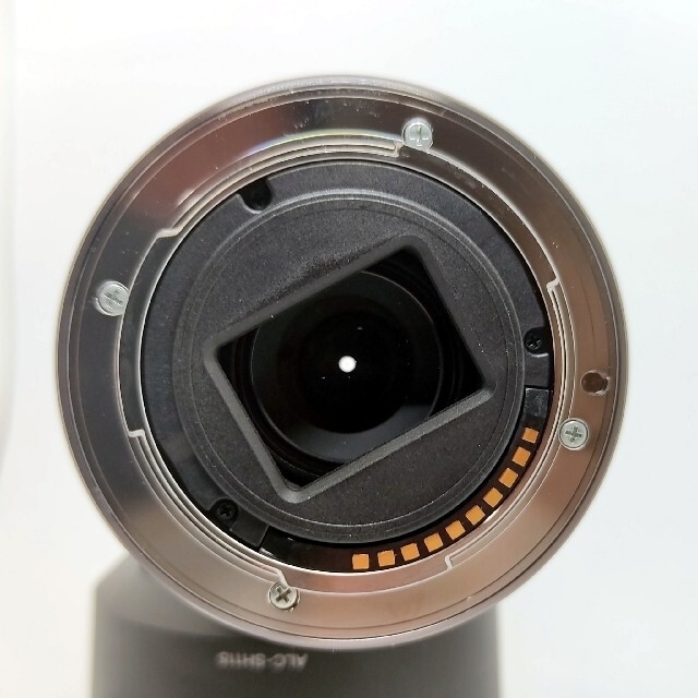 SONY(ソニー)のほぼ新品 SONY APS-C 純正ズームレンズ SEL55210 スマホ/家電/カメラのカメラ(レンズ(ズーム))の商品写真