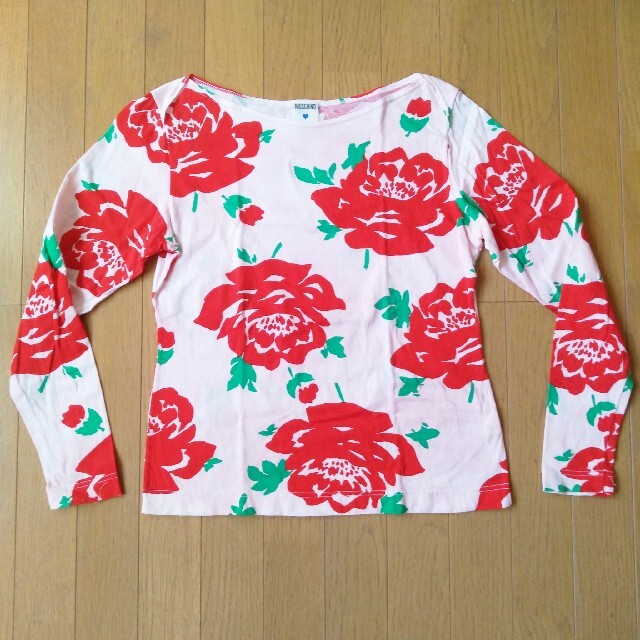 MOSCHINO(モスキーノ)のモスキーノ　MOSCHINO　JEANS　長袖　薔薇 レディースのトップス(Tシャツ(長袖/七分))の商品写真