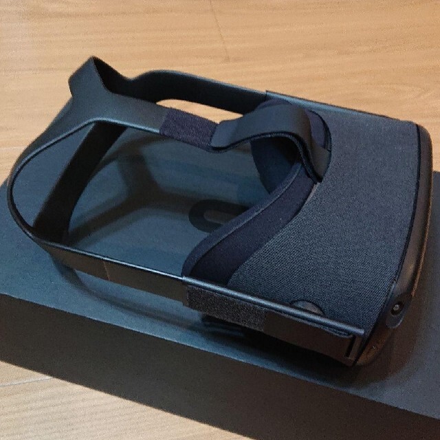 【美品】oculus quest VRゴーグル オキュラスクエスト エンタメ/ホビーのゲームソフト/ゲーム機本体(家庭用ゲーム機本体)の商品写真