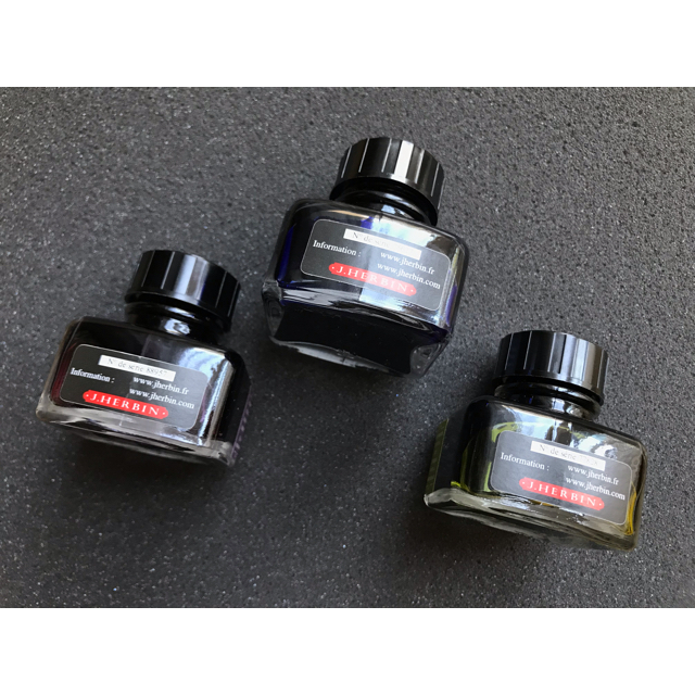 Herbin(エルバン)のJ.HERBINのインク３色セット(バラ売り可) インテリア/住まい/日用品の文房具(ペン/マーカー)の商品写真