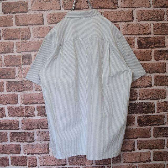 STUSSY(ステューシー)の《ステューシー》ストライプシャツ　ホワイト×グレー　刺繍ロゴ　Mサイズ メンズのトップス(シャツ)の商品写真