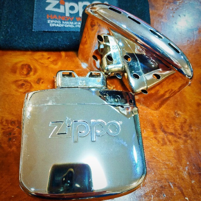 ZIPPO(ジッポー)のカイロの王様ハクキン カイロ 白金懐炉 ZIPPOデザイン オイルカイロ インテリア/住まい/日用品の日用品/生活雑貨/旅行(日用品/生活雑貨)の商品写真