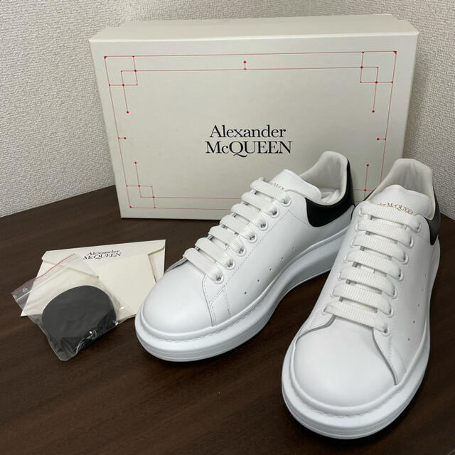 Alexander McQueen(アレキサンダーマックイーン)の【新品未使用品】アレキサンダーマックイーン オーバーサイズスニーカー メンズの靴/シューズ(スニーカー)の商品写真