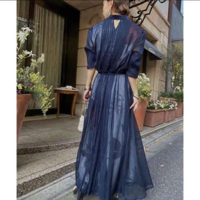 Ameri VINTAGE(アメリヴィンテージ)のアメリ Ameri VINTAGE ELLA VEIL DRESS ネイビー レディースのワンピース(ロングワンピース/マキシワンピース)の商品写真