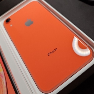 アイフォーン(iPhone)のiPhoneXR コーラル 64GB SIMフリー(スマートフォン本体)