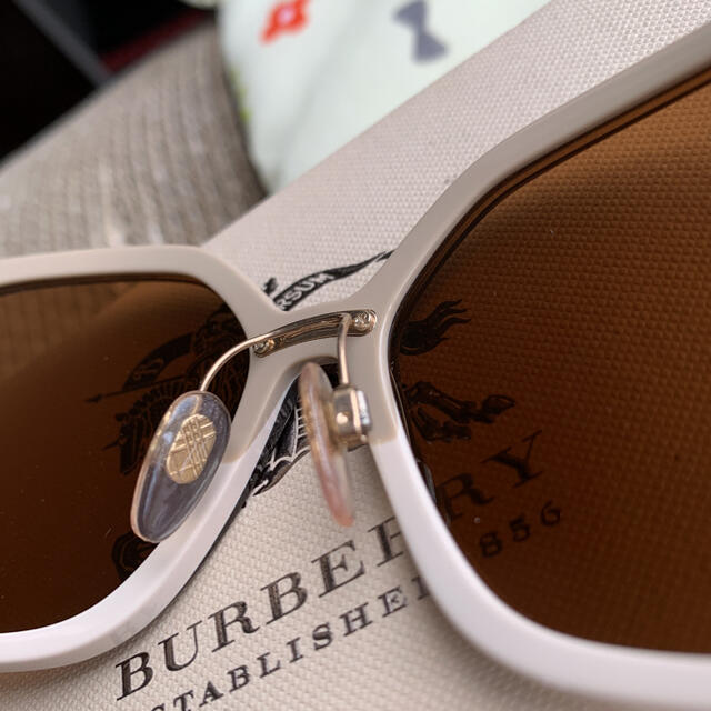 BURBERRY(バーバリー)のバーバリー　15日迄お取り置き中です‼️ レディースのファッション小物(サングラス/メガネ)の商品写真