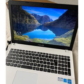 エイスース(ASUS)の最終値下げ⭐︎超美品⭐︎白色ノートPC ASUS R512MAV-1025W (ノートPC)