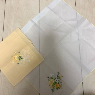 イセタン(伊勢丹)の刺繍　ガーゼ　ハンカチ(ハンカチ)