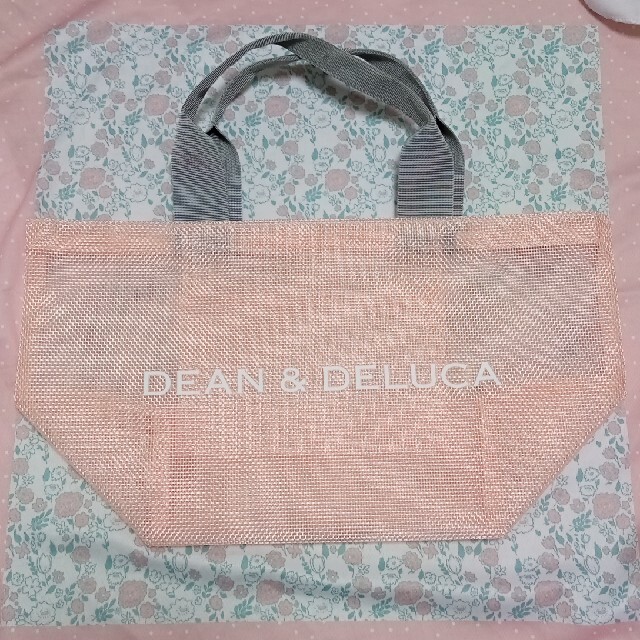 DEAN & DELUCA(ディーンアンドデルーカ)のDEAN & DELUCA　メッシュトートバッグ　スモークピンク Ｓサイズ レディースのバッグ(エコバッグ)の商品写真