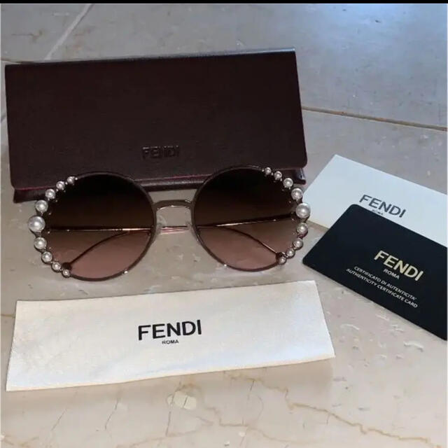 FENDI(フェンディ)のフェンディ   サングラス レディースのファッション小物(サングラス/メガネ)の商品写真