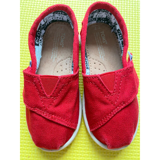 TOMS(トムズ)のTOMS トムス　ベビー　キッズ　T7 14cm シューズ　スリッポン キッズ/ベビー/マタニティのベビー靴/シューズ(~14cm)(スリッポン)の商品写真