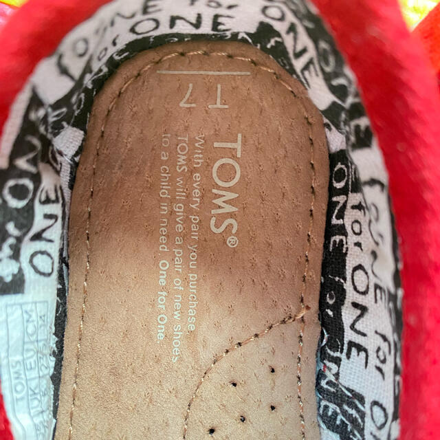 TOMS(トムズ)のTOMS トムス　ベビー　キッズ　T7 14cm シューズ　スリッポン キッズ/ベビー/マタニティのベビー靴/シューズ(~14cm)(スリッポン)の商品写真