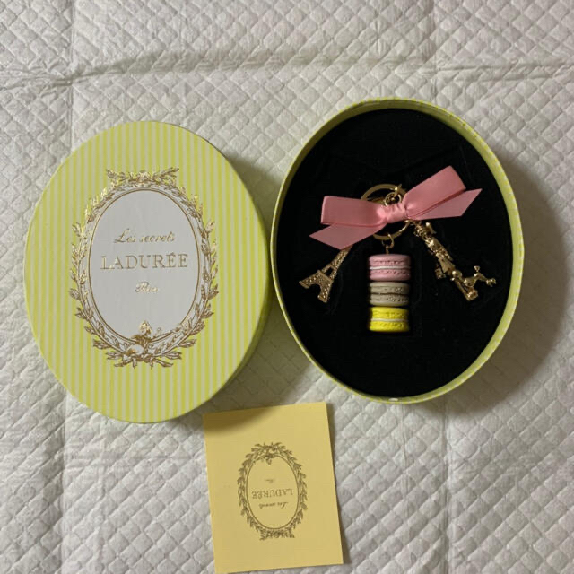 LADUREE(ラデュレ)のラデュレ　キーホルダー　ピンク レディースのファッション小物(キーホルダー)の商品写真