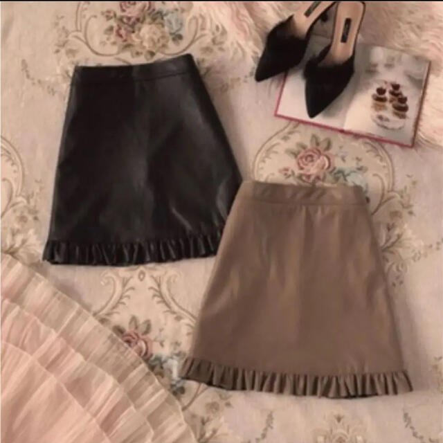 [最終値下げ]meltie フリルレザースカート　ブラウン レディースのスカート(ミニスカート)の商品写真