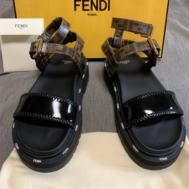 サンダルFENDI  サンダル꒰ ᵕ͚̈ ꒱　新品未使用