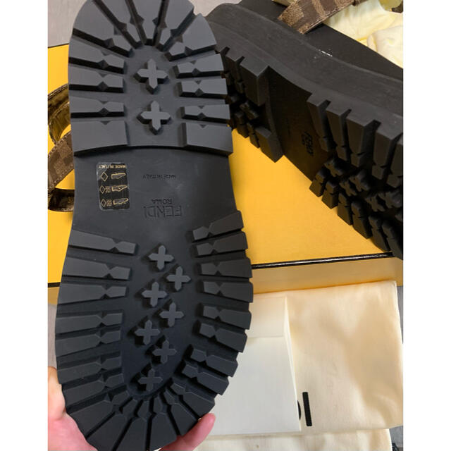 FENDI(フェンディ)のFENDI  サンダル꒰ ᵕ͚̈ ꒱　新品未使用 レディースの靴/シューズ(サンダル)の商品写真