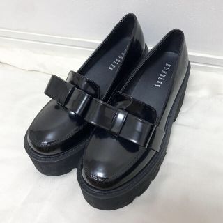 バブルス(Bubbles)のBUBBLES バブルス フロントリボンローファー 24.0cm〜24.5cm(ローファー/革靴)