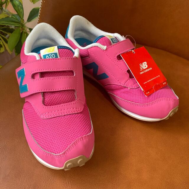 New Balance(ニューバランス)のキッズスニーカー　new balance 20cm 新品 キッズ/ベビー/マタニティのキッズ靴/シューズ(15cm~)(スニーカー)の商品写真