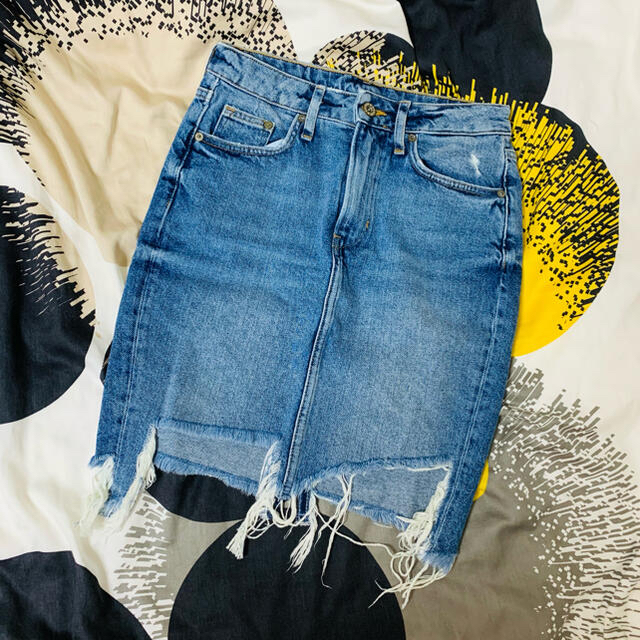 H&M(エイチアンドエム)のH&M デニム　スカート  フリンジ レディースのスカート(ミニスカート)の商品写真