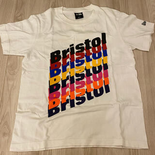 エフシーアールビー(F.C.R.B.)のFCRB Bristol newera コラボ　tシャツ ホワイト　Ｓ(Tシャツ/カットソー(半袖/袖なし))