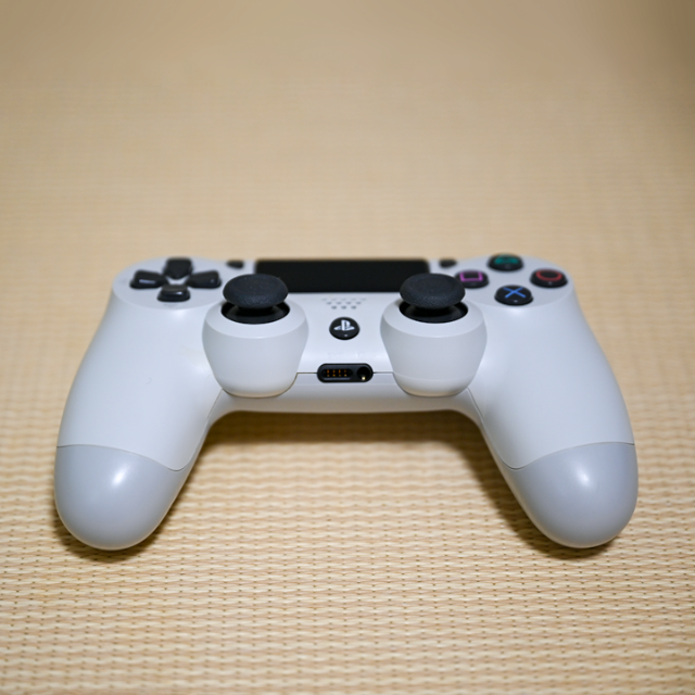 【美品】PlayStation 4 Pro グレイシャー ホワイト 1TB
