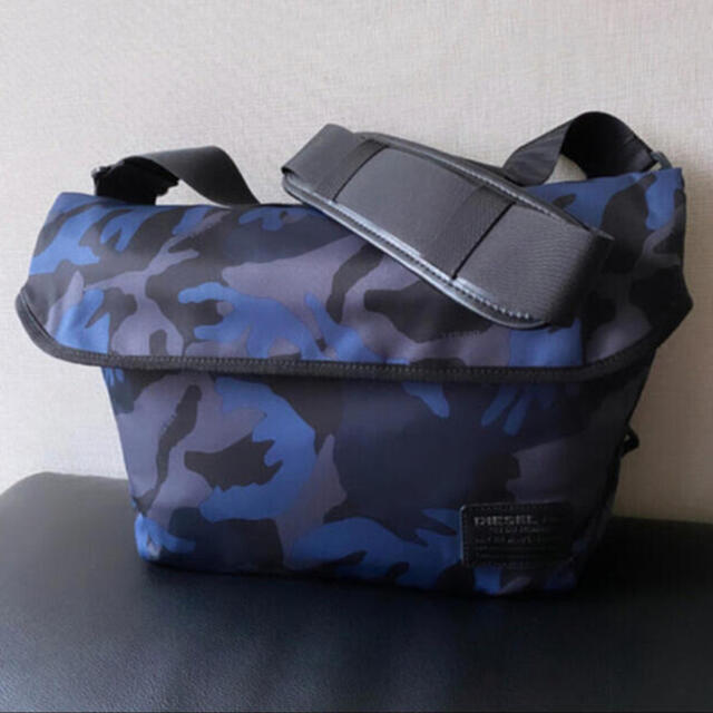 DIESEL(ディーゼル)のメッセンジャーバック ショルダーバック 鞄 ディーゼル メンズのバッグ(メッセンジャーバッグ)の商品写真