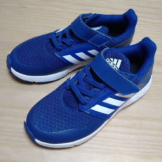 adidas(アディダス)のアディダス　スニーカー　18.5cm　2足セット キッズ/ベビー/マタニティのキッズ靴/シューズ(15cm~)(スニーカー)の商品写真