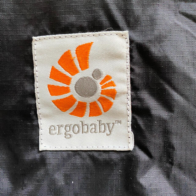 Ergobaby(エルゴベビー)のエルゴ　レインカバー キッズ/ベビー/マタニティの外出/移動用品(ベビーカー用レインカバー)の商品写真