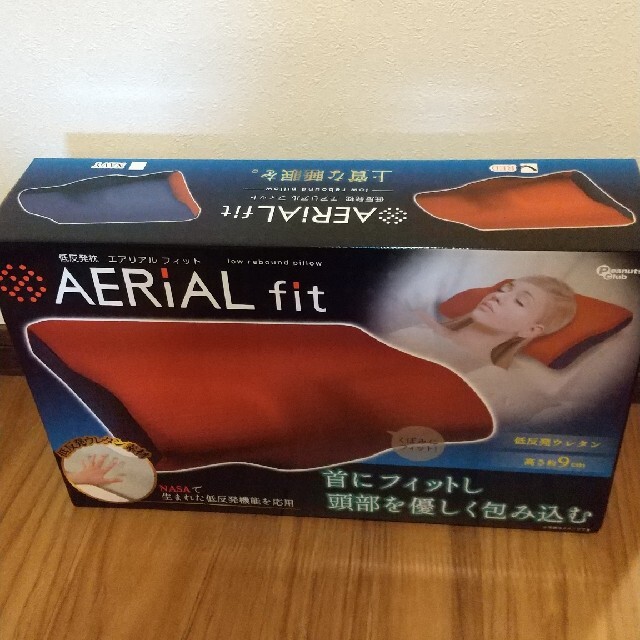 未使用非売品✨低反発枕aerial fit4レッド✨ インテリア/住まい/日用品の寝具(枕)の商品写真