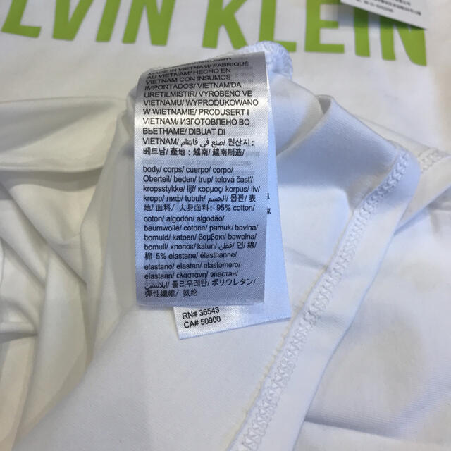 Calvin Klein(カルバンクライン)の週末セール☆ CALVIN KLEIN カルバンクライン　新品　Ｔシャツ  Ｓ レディースのトップス(Tシャツ(半袖/袖なし))の商品写真