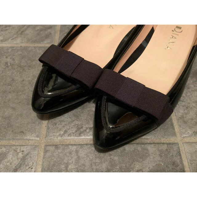 DIANA(ダイアナ)のダイアナ エナメル リボン付き パンプス レディースの靴/シューズ(ハイヒール/パンプス)の商品写真