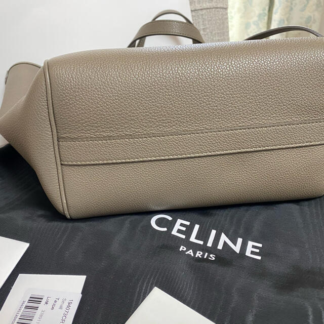 celine(セリーヌ)のCELINE スモール フォールドカバ / カーフスキン トープ レディースのバッグ(トートバッグ)の商品写真