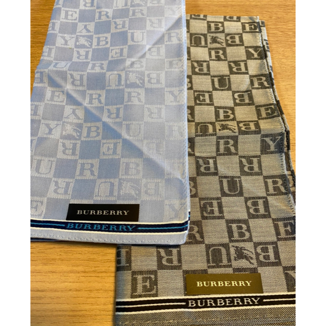 BURBERRY(バーバリー)の値下げ！Burberry  バーバリーハンカチ2枚組 メンズのファッション小物(ハンカチ/ポケットチーフ)の商品写真