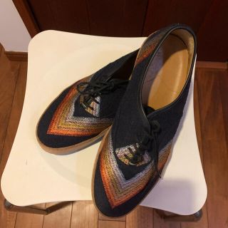 ポールスミス(Paul Smith)のポールスミスの布製のスニーカー、ポールスミスらしいラインが入ってます(スニーカー)