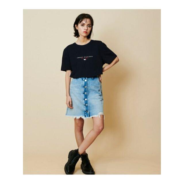 TOMMY HILFIGER(トミーヒルフィガー)の★～7/18限定値下げ★TOMMY HILFIGER ロゴTシャツ　ブラック　M レディースのトップス(Tシャツ(半袖/袖なし))の商品写真